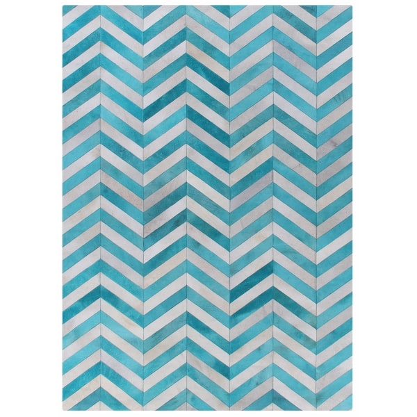 slide 1 of 1, Exquisite Rugs Chevron Hide Turquoise / White Leather Hair-on Hide Rug (5' x 8') - 5' x 8'. - 5' x 8'
