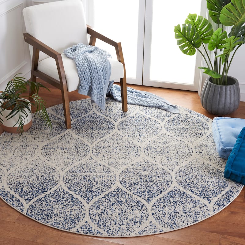 SAFAVIEH Madison Gesa Boho Chic Ogee Trellis Rug - 6'7" Round - Cream/Royal Blue