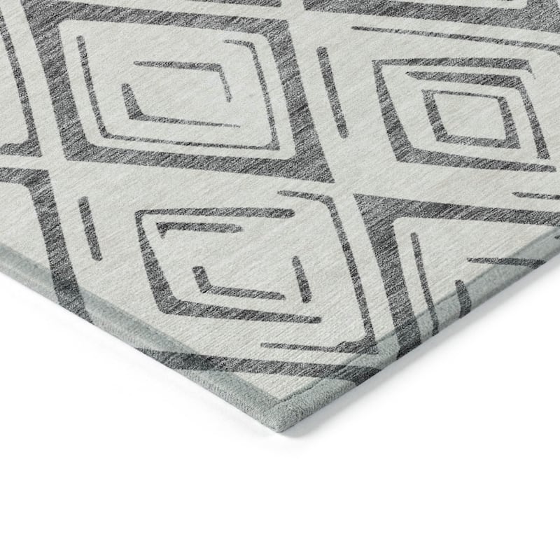 HomeRoots Geometric Transitional Rectangle Outdoor Rug