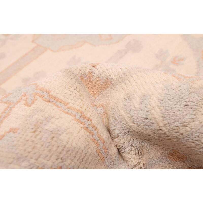 ECARPETGALLERY Hand-knotted Royal Oushak Ivory Wool Rug - 7'9 x 7'7