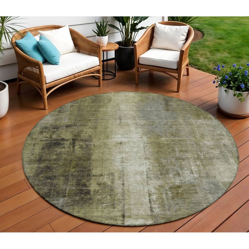 HomeRoots Abstract Transitional Rectangle Outdoor Rug - 8' Round