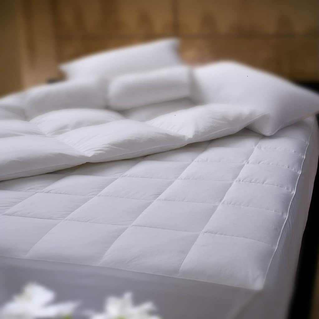 White Down Quilted Mattress Pad - 100% Cotton Shell - 18" Skirt - 550 Fill Power
