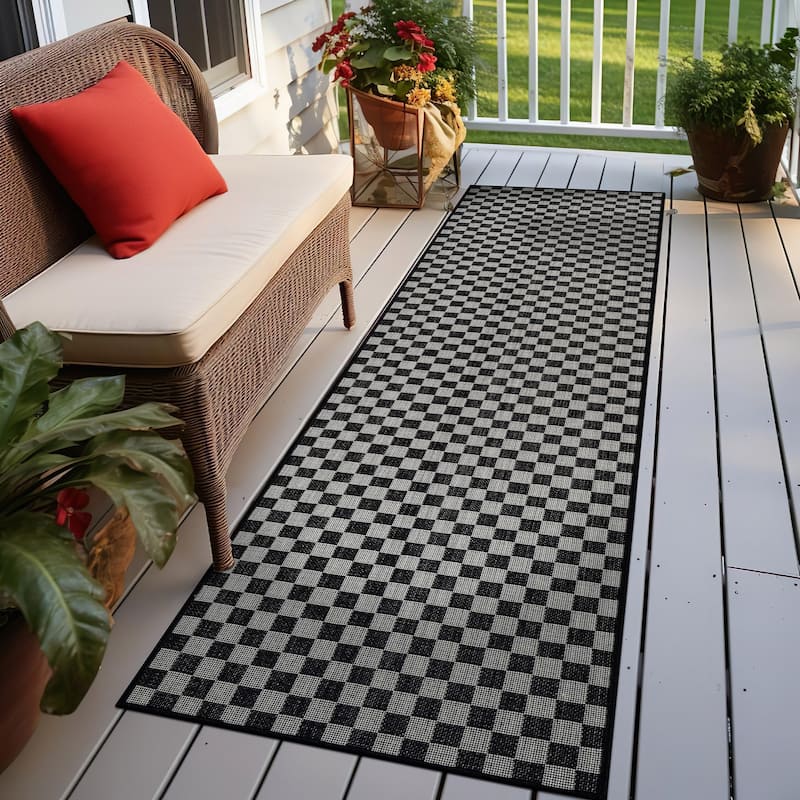 World Rug Gallery Checkered Indoor/Outdoor Flat Woven Area Rug - 2' 3" x 6' - Black