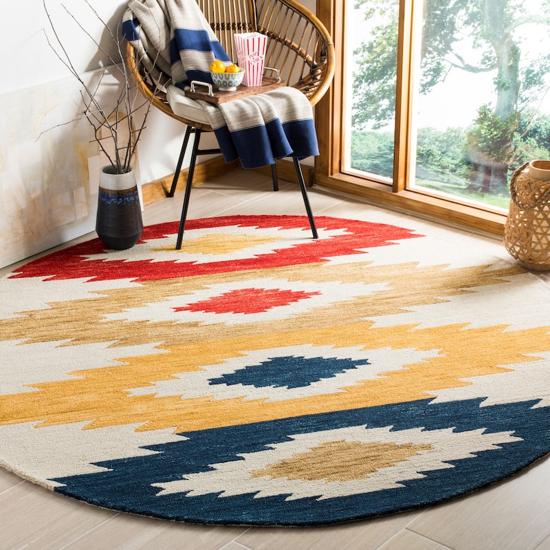 SAFAVIEH Handmade Aspen Ilijanka Boho Tribal Wool Rug - 7' Round - Ivory/Multi