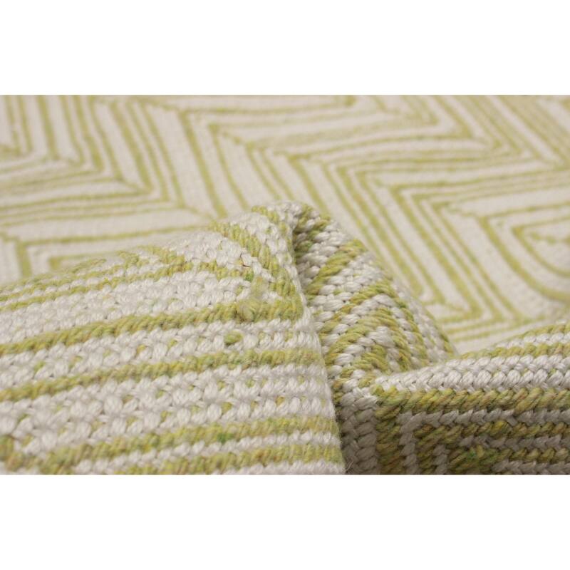 Sienna Green, White Rug 5'1" x 8'1" - 5'1 x 8'1