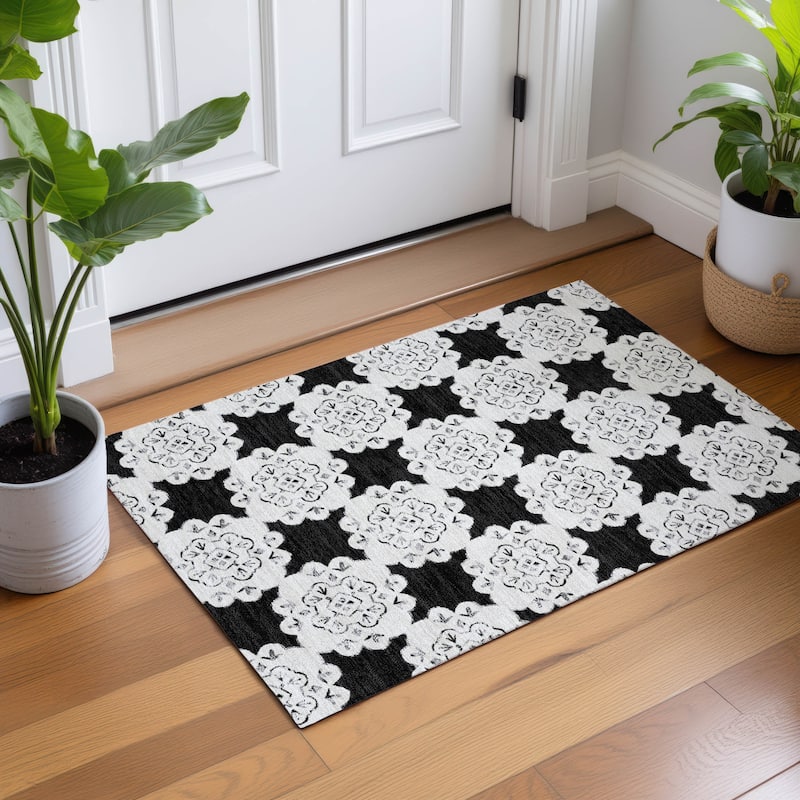 Machine Washable Indoor/ Outdoor Global Motif Chantille Rug