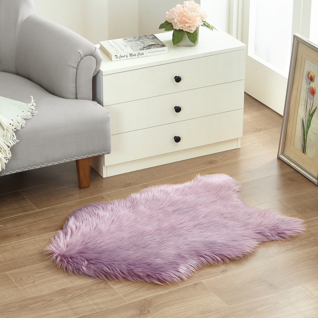 Nanshing Lenny Faux Sheepskin Accent Rug - 19" x 14" x 3.5"