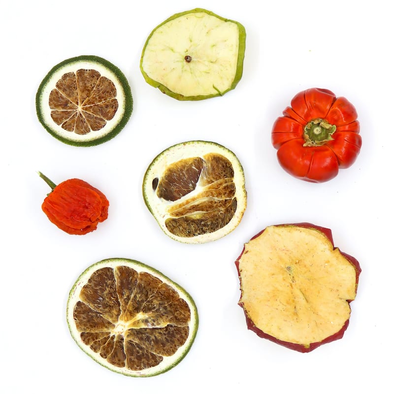 6" 250 Gram Mixed Potpourri Red and Green Apples, Sliced Limes, Chiles - 6 in