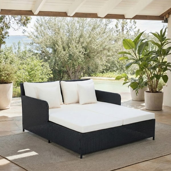 Outdoor Cadeo Wicker Daybed with Pillows & Cushions