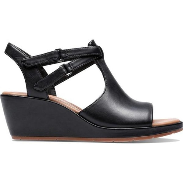 Un Plaza Way Wedge Sandal Black 