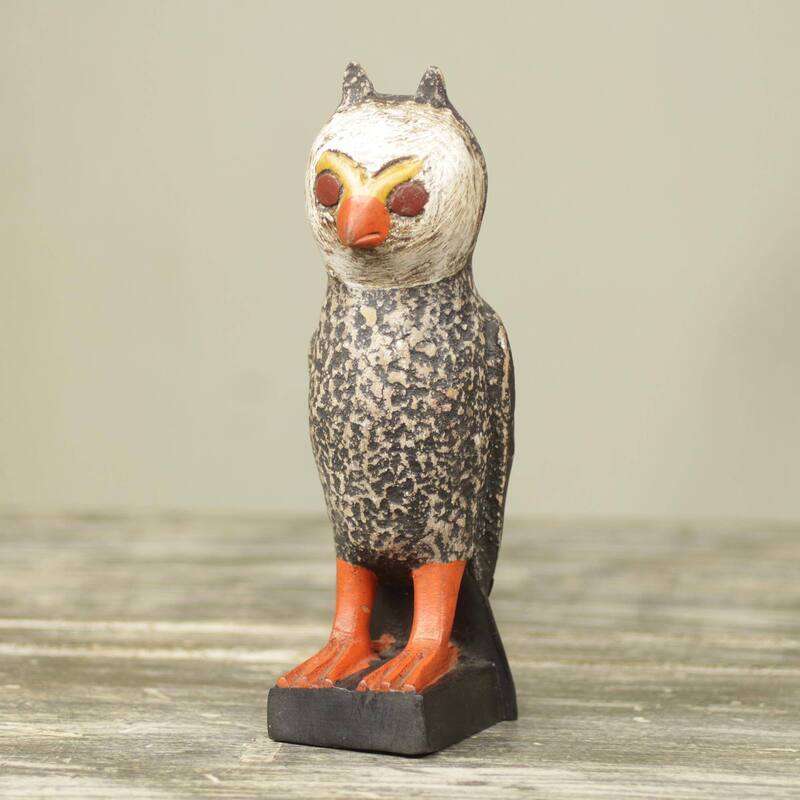 Handmade Owl Messenger Wood sculpture (Ghana) - 23 x 12 x 10