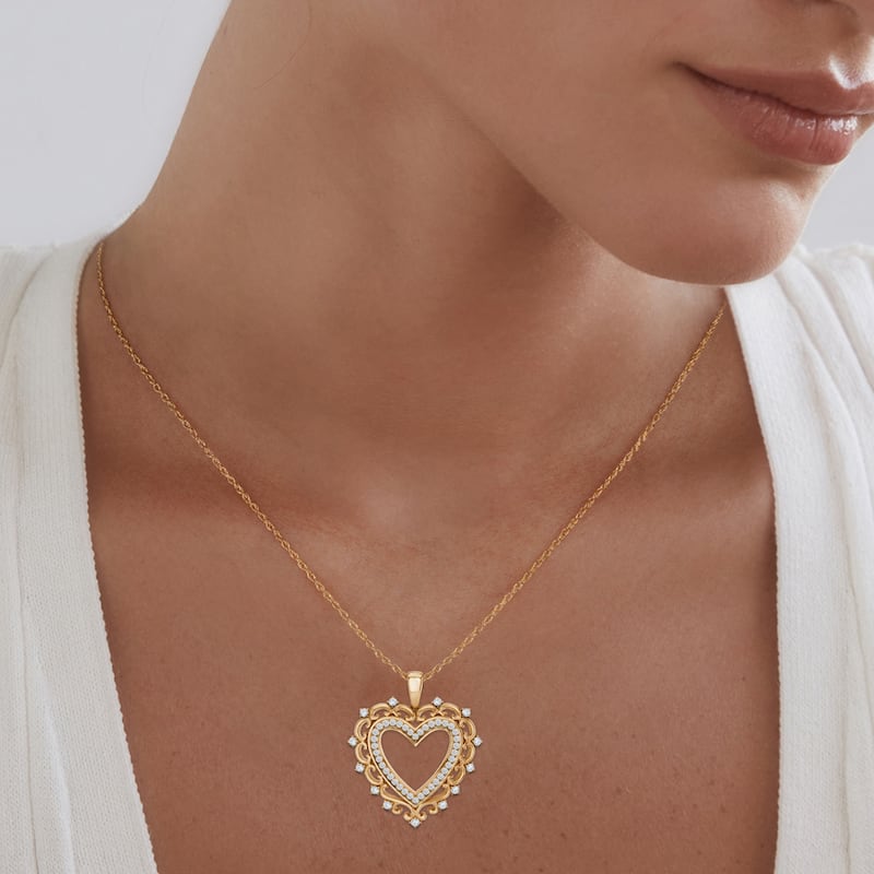 1/4ct TDW Diamond Filigree Heart Pendant Necklace in 10K Yellow Gold for Women