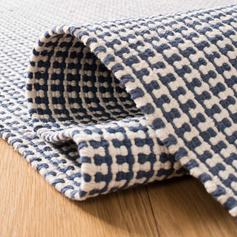 SAFAVIEH, Handmade Montauk Cliff Stripe Flatweave Cotton Fringe Rug