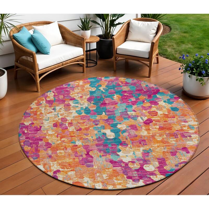 HomeRoots Abstract Transitional Rectangle Outdoor Rug - 8' Round