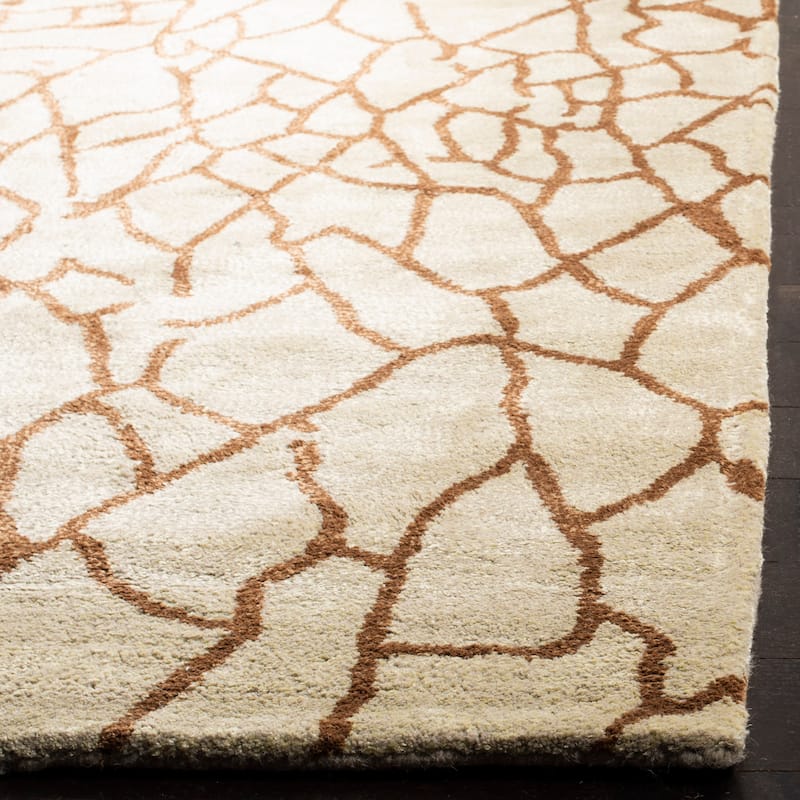 SAFAVIEH Handmade Soho Eliana Desert N.Z. Wool Rug