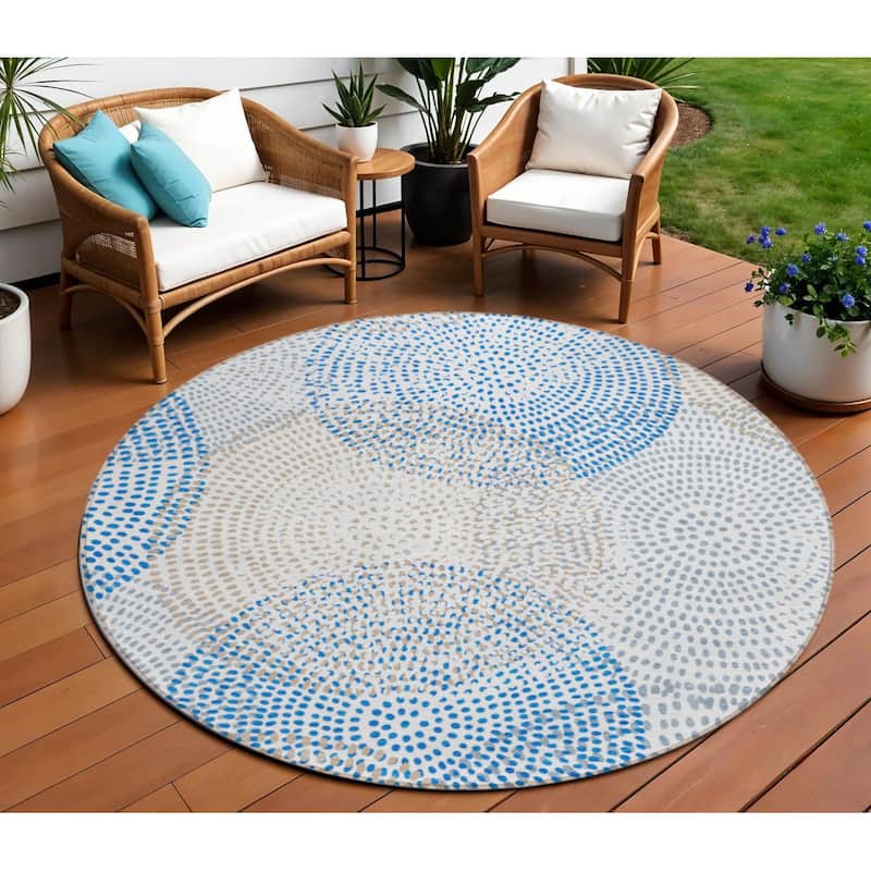 HomeRoots Polka Dot Transitional Rectangle Outdoor Rug - 8' Round
