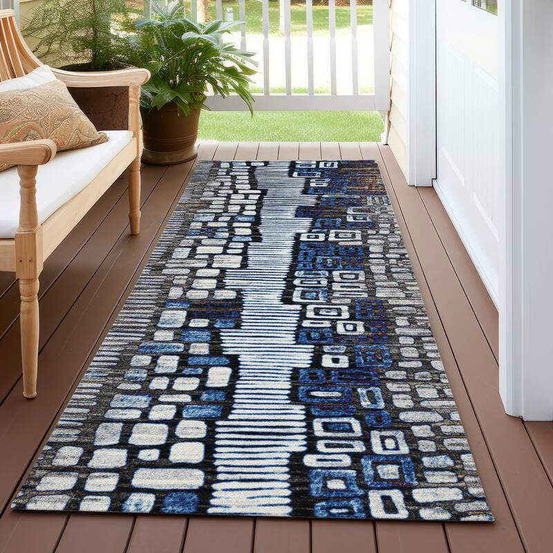 Machine Washable Indoor/ Outdoor Geo Mosaic Chantille Rug - Pewter - 2'3" x 7'6"