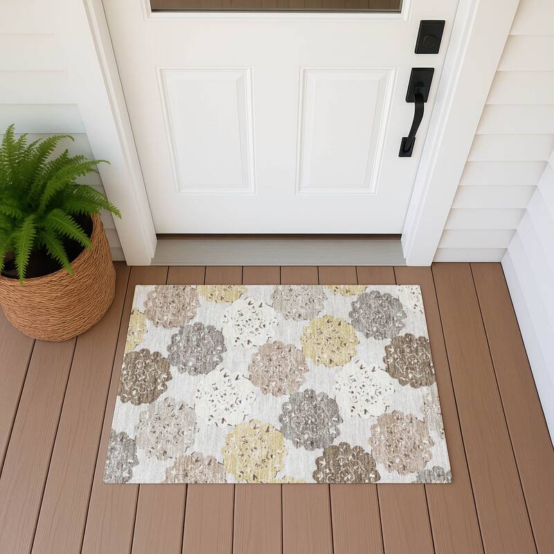 Machine Washable Indoor/ Outdoor Global Motif Chantille Rug - Pearl - 1'8" x 2'6"