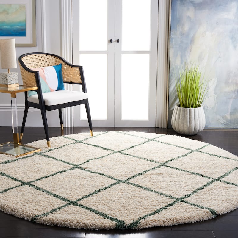 SAFAVIEH Hudson Shag Estella Diamond Trellis 2-inch Thick Rug - 7' Round - Ivory/Green - Round