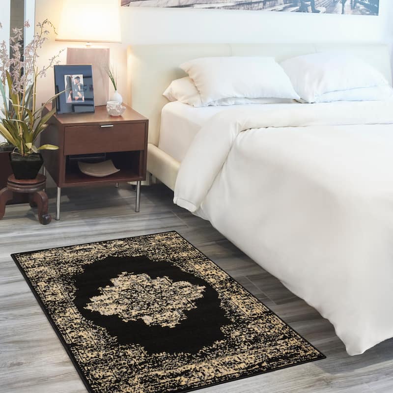 Nourison Grafix Distressed Vintage Medallion Area Rug - 3' x 5' - Black