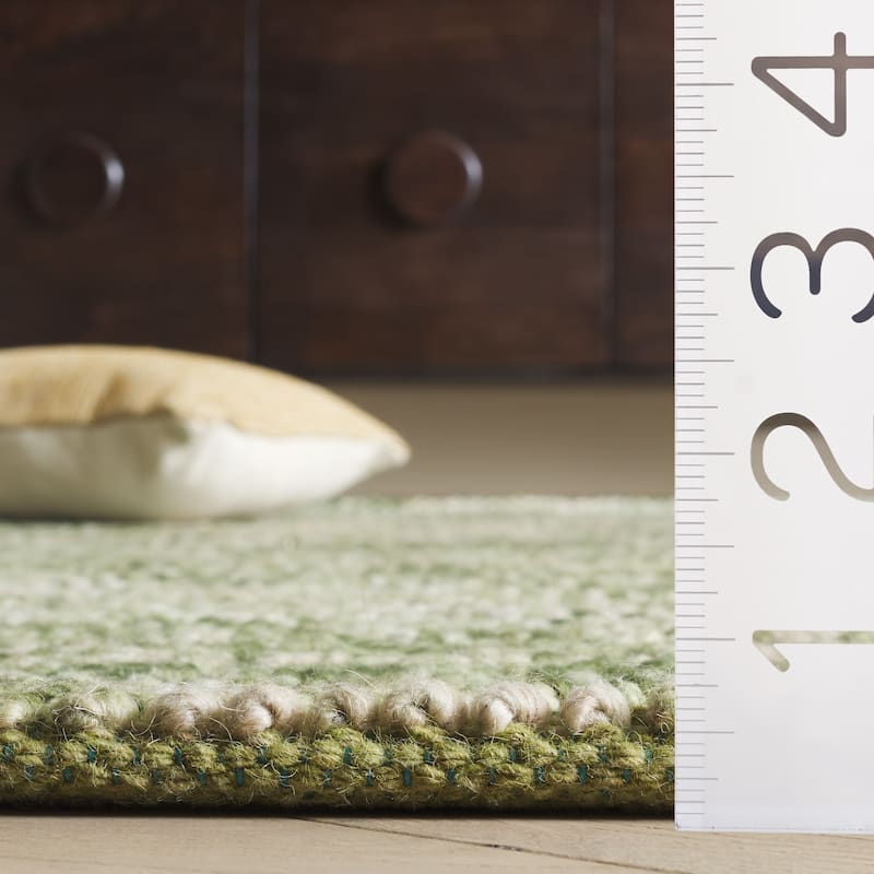 SAFAVIEH Handmade Natura Eduina New Zealand Wool Rug