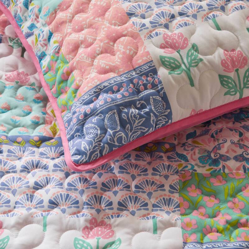Intelligent Design Nellie Quilt Set