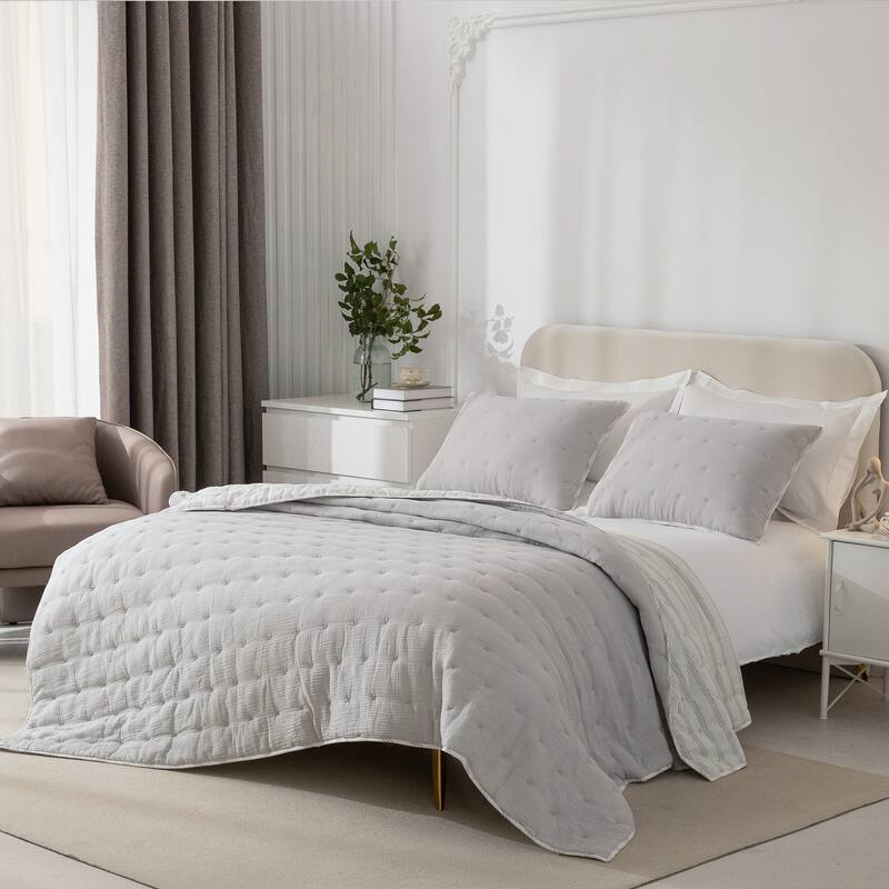 Wonderful Velvet 3 Piece Quilt Set