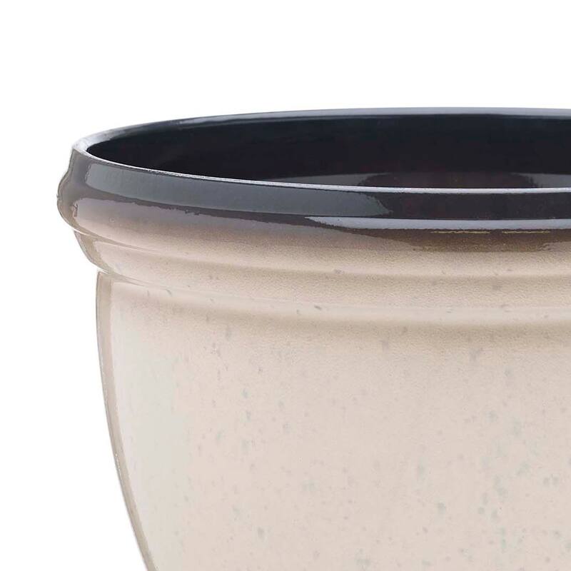 Southern Patio Heritage Resin 18-inch Outdoor Planter