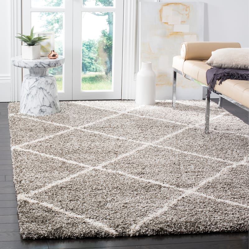 SAFAVIEH Hudson Shag Estella Diamond Trellis 2-inch Thick Rug - 6' x 9' - Grey/Ivory - Rectangle