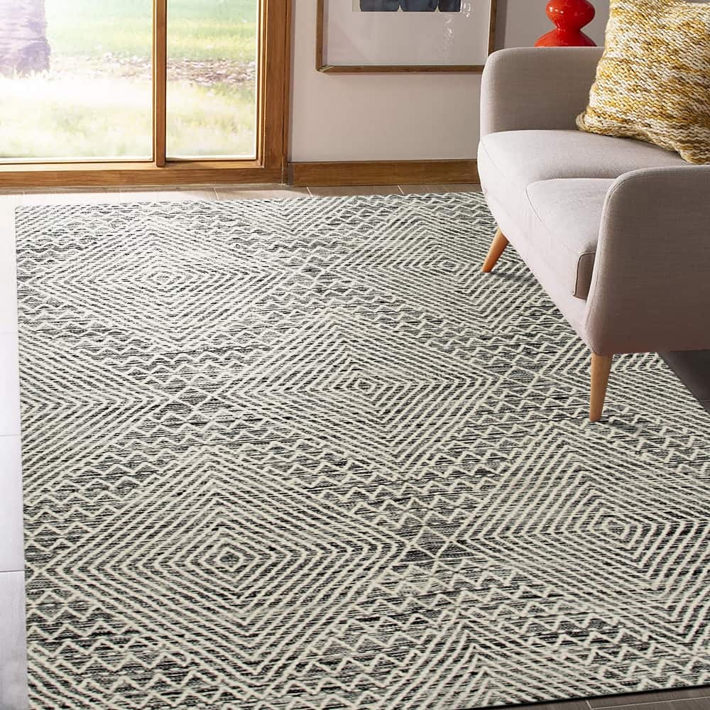 Handwoven Wool Black Contemporary Geometric Punja Killim Rug - Modern Elegance and Artisanal Craftsmanship