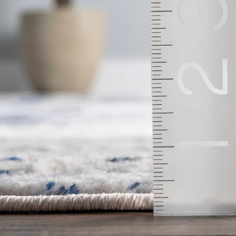 Nuloom Madalynn Abstract Modern Area Rug
