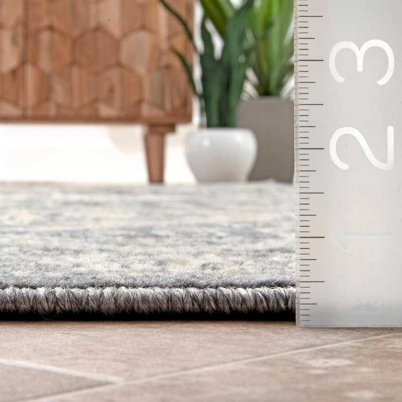 Nuloom Becca Traditional Tiled Area Rug