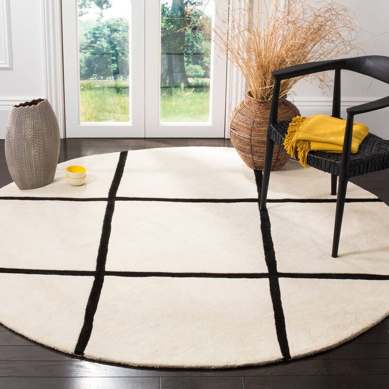 SAFAVIEH, Handmade Chatham Ezzelina Modern Moroccan Wool Rug - 7' Round - Ivory/Black