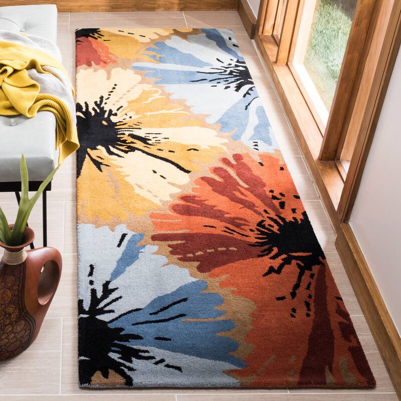 SAFAVIEH Handmade Soho Tyesha Floral N.Z. Wool Rug