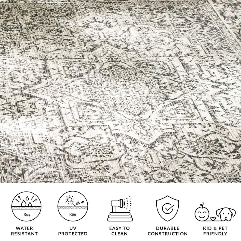 SAFAVIEH Courtyard Guylaine Indoor/ Outdoor Waterproof Patio Backyard Rug