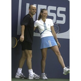 Andre Agassi and Steffi Graf on a tennis court Photo Print - Bed Bath ...