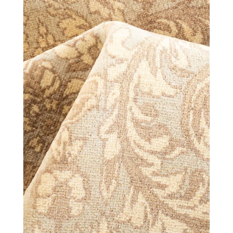 Overton Handknotted Wool Traditional Oriental Ivory Area Rug - 4' x 6'