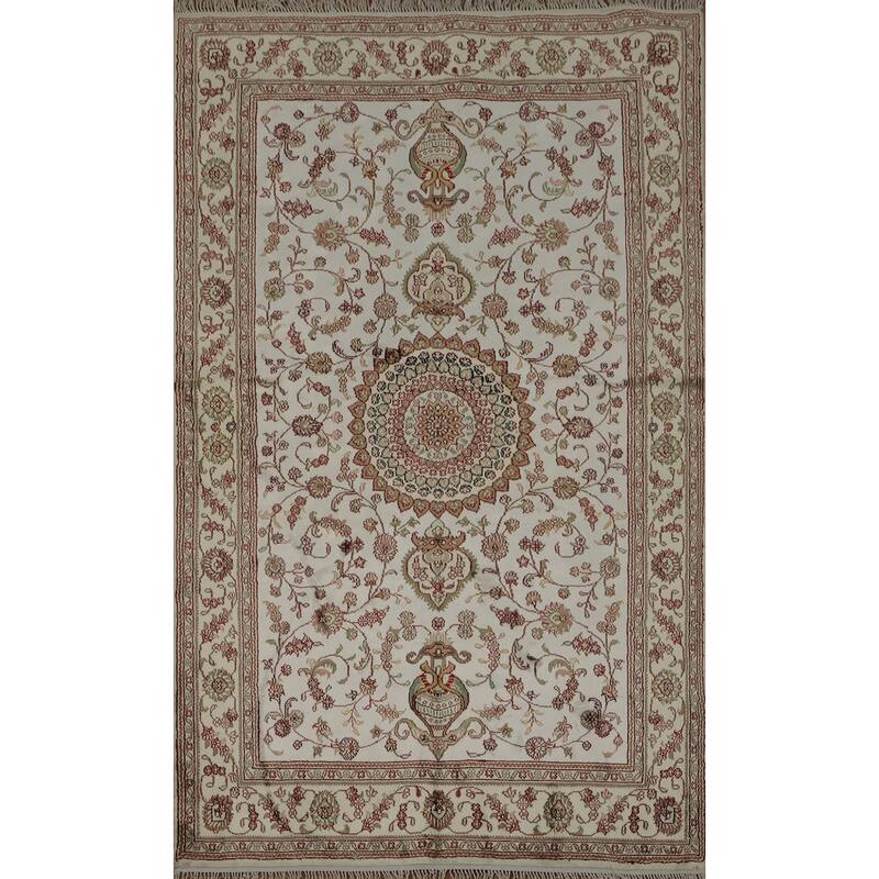 Hand Knotted Oriental 100% Silk Carpet Traditional Floral Beige & Ivories Kashmir Area Rug - 6' 0'' X 4' 0''