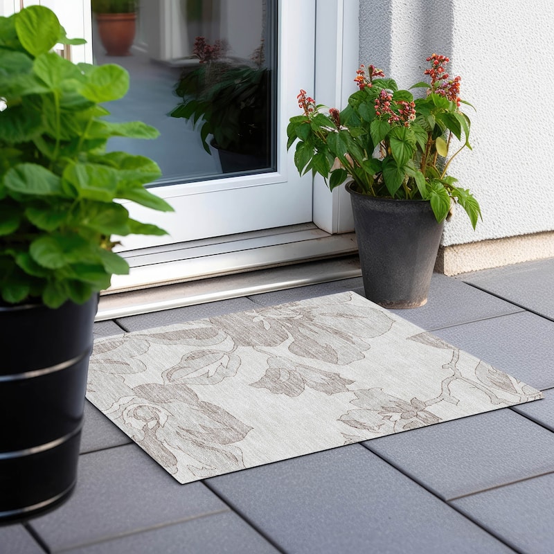 Machine Washable Indoor/ Outdoor Chantille Floral Rug - Ivory - 1'8" x 2'6"