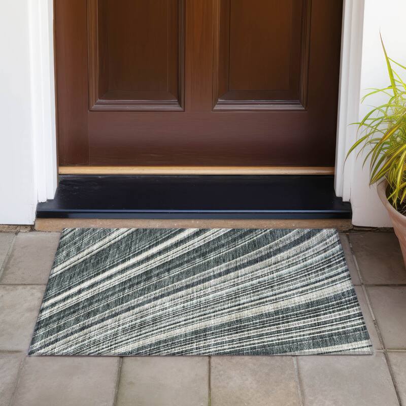 Machine Washable Indoor/ Outdoor Stripe Wave Chantille Rug - Black - 1'8" x 2'6"