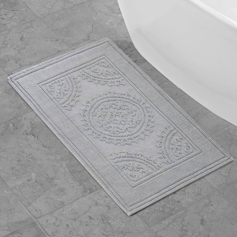 Jean Pierre Cotton Stonewash Medallion 21 x 34 in. Bath Rug - Light Grey