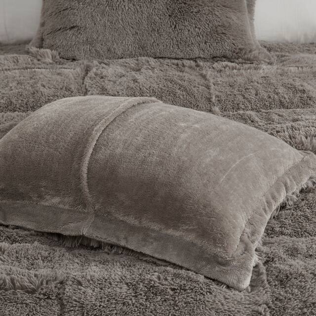 Leena Shaggy Faux Fur Comforter Set by Intelligent Design