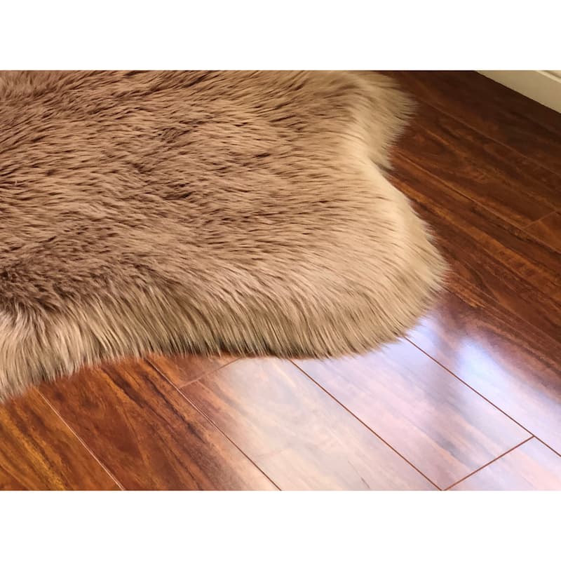 Highland Select Natural Long Wool Sheepskin 2 Pelt Shag Rug - 3' x 3'6"