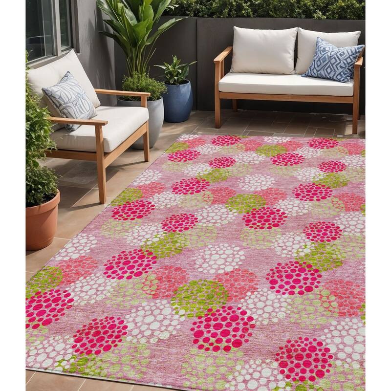 HomeRoots Polka Dot Transitional Rectangle Outdoor Rug - 5' X 8'