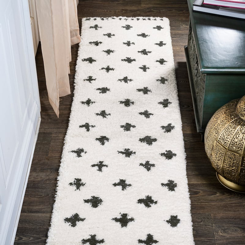 JONATHAN Y Calvia Berber Geometric Shag Area Rug