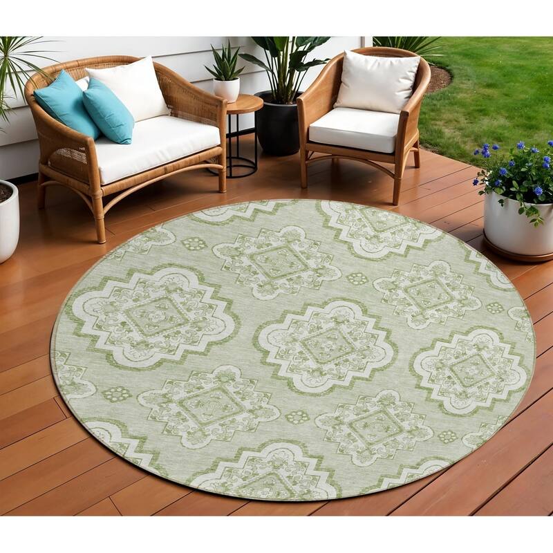 HomeRoots Medallion Transitional Rectangle Outdoor Rug - 8' Round