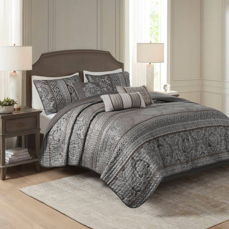 Madison Park Venetian 6 Piece Jacquard Quilt Set with Throw Pillows