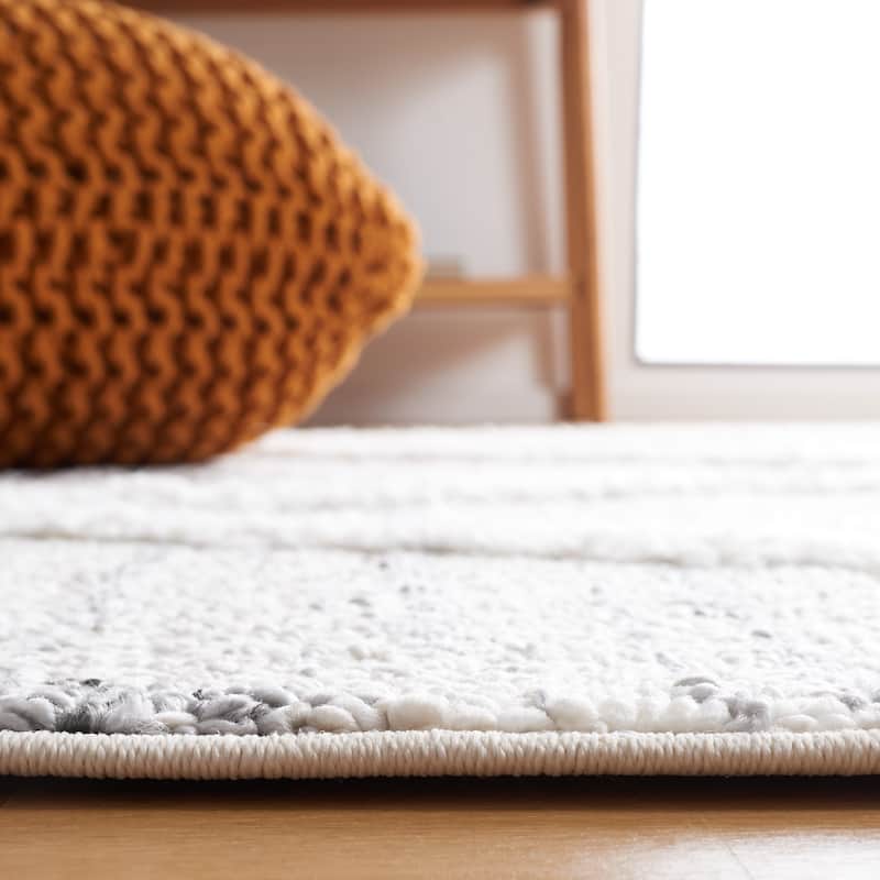 SAFAVIEH Moroccan Tassel Shag Massouma 2-inch Thick Rug