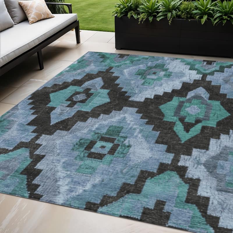 HomeRoots Aztec Transitional Rectangle Outdoor Rug - 5' X 8'
