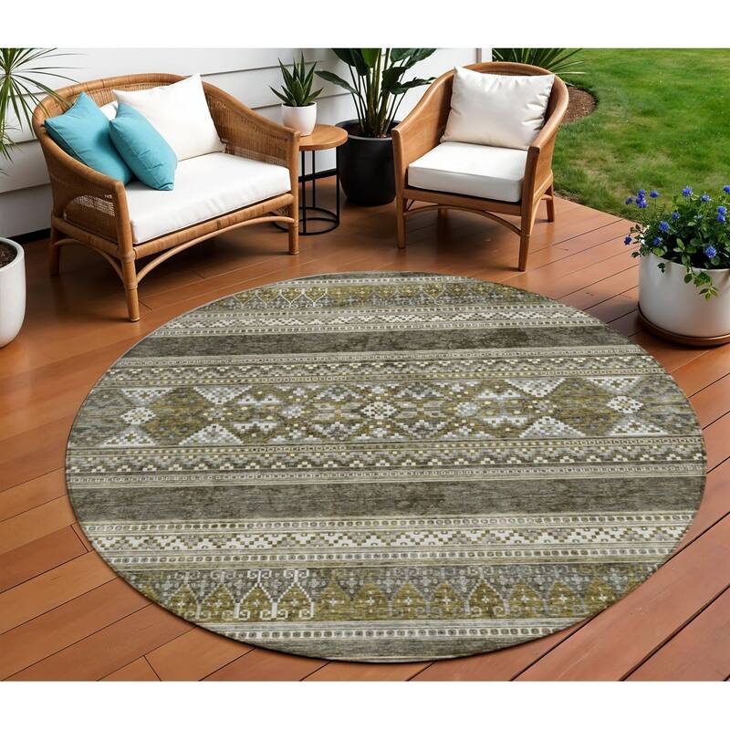 HomeRoots Southwestern Transitional Rectangle Outdoor Rug - 8' Round